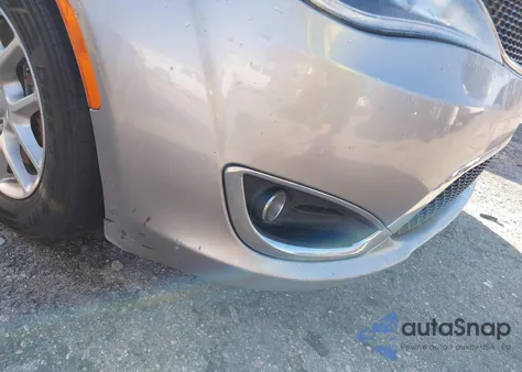 2020 Chrysler Pacifica Touring из США, поврежденный, VIN 2C4RC1FG7LR145247